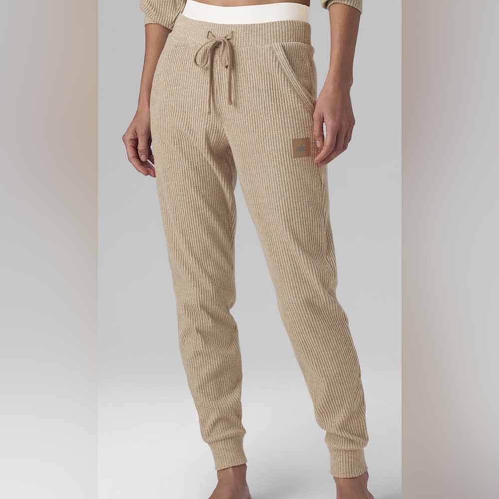 ALO Yoga Muse sweatpant